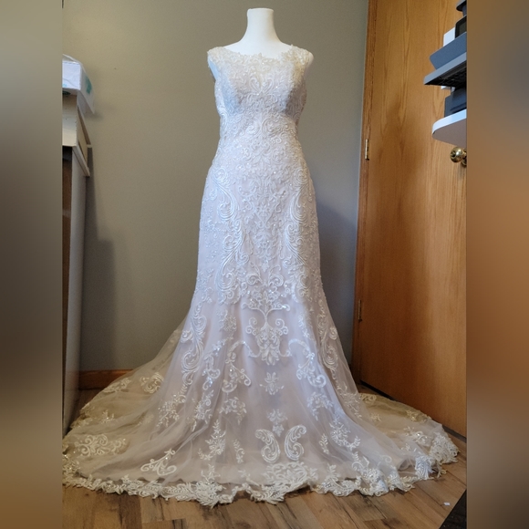 Wedding dress